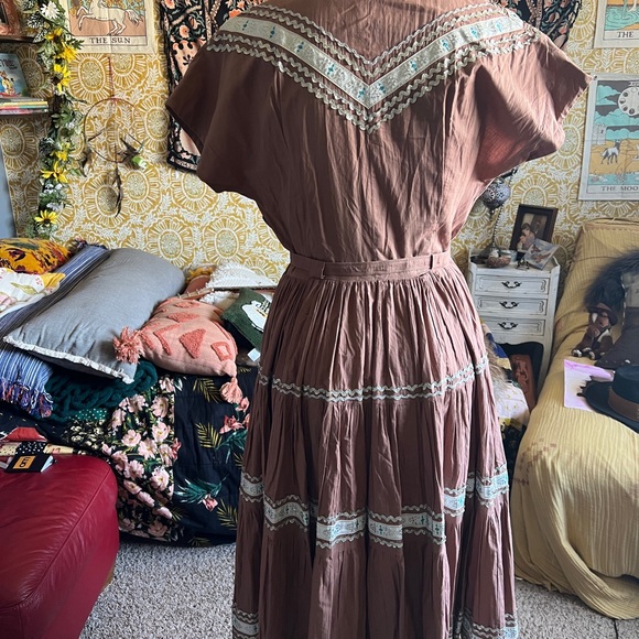 Patio Dress - Picture 5 of 9